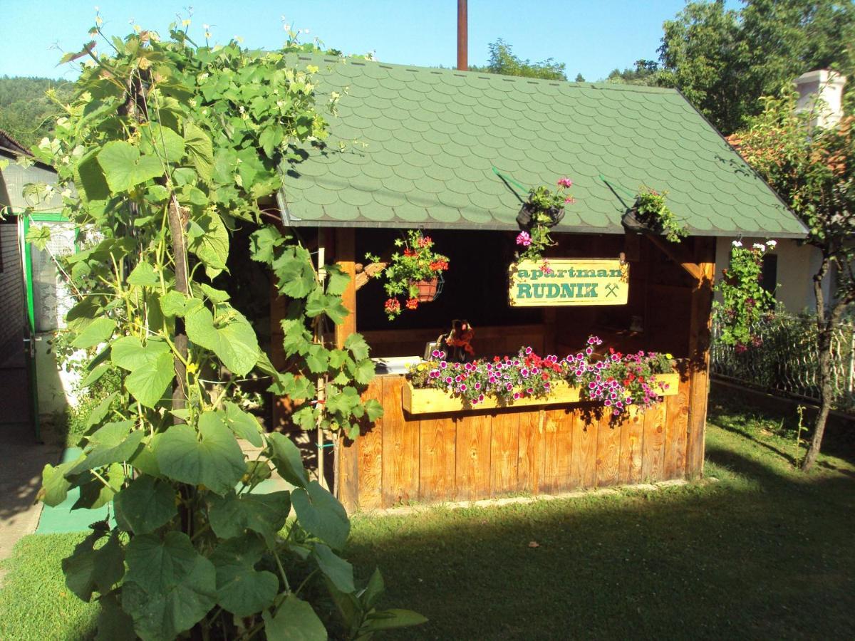 Apartman Rudnik Връдник Екстериор снимка