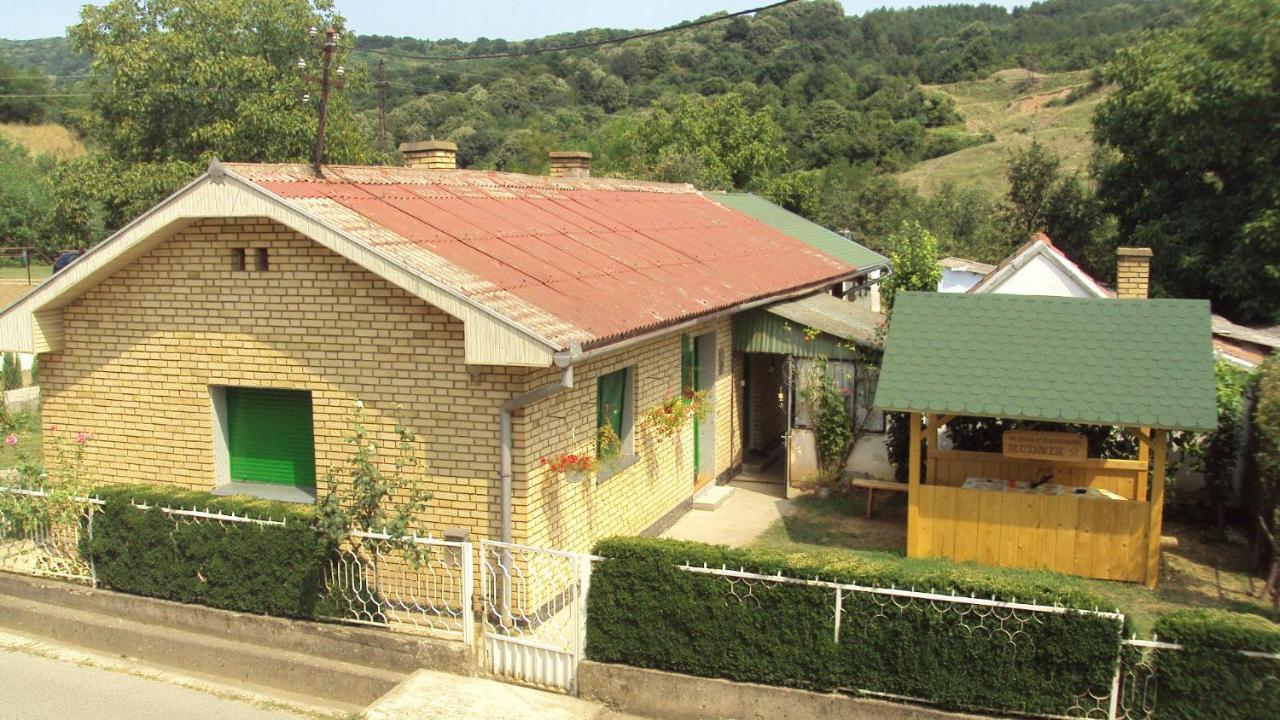 Apartman Rudnik Връдник Екстериор снимка
